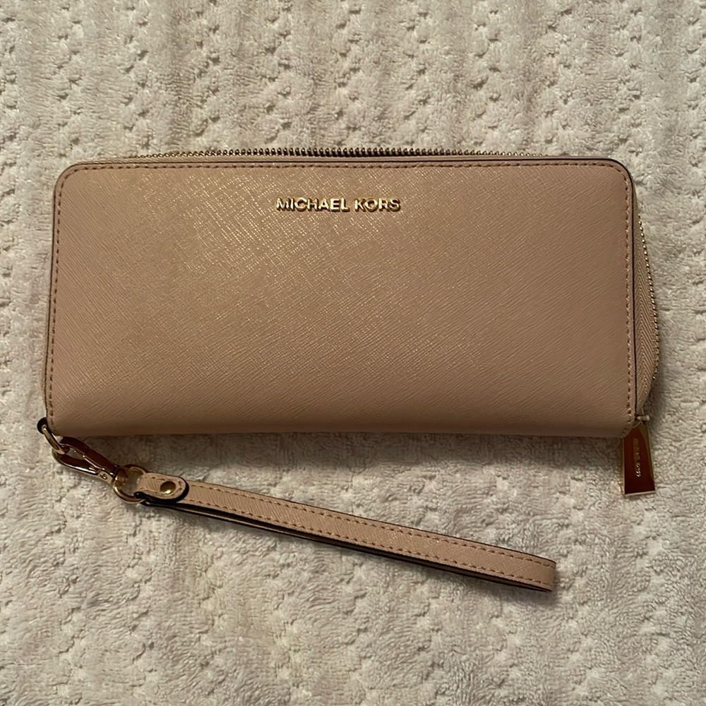 Michael Kors Continental leather wristlet in soft pink